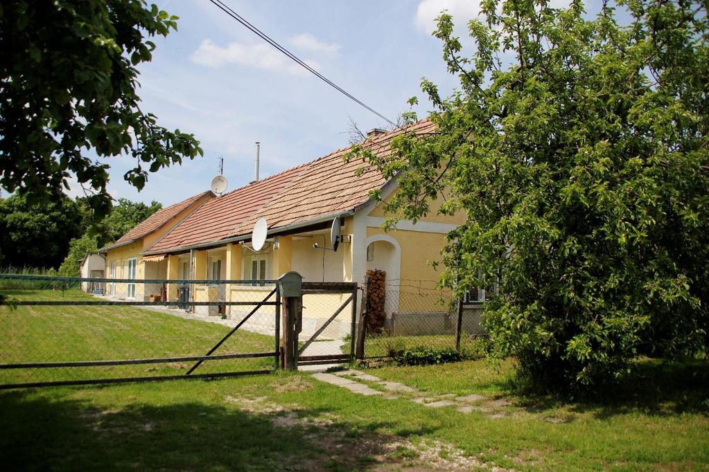 skanzen részei vagyunk, hanem egy folyamatosan változó település