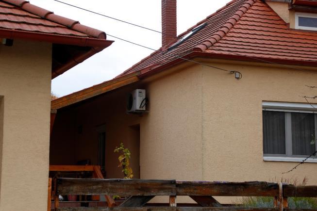 külsejét elsősorban a funkció, illetve a gyártási