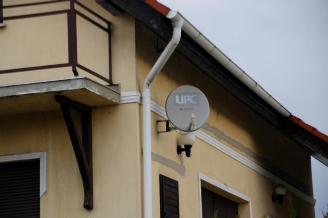 közé szorulnak, különösen a műholdas