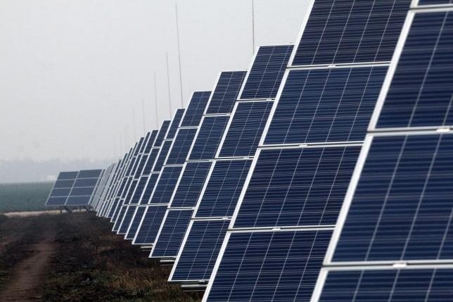 Megújuló energiák Villamos energiára szükség van. Ha a Földön egyetlen hétig szünetelne az áramszolgáltatás, összeomlana a világgazdaság.