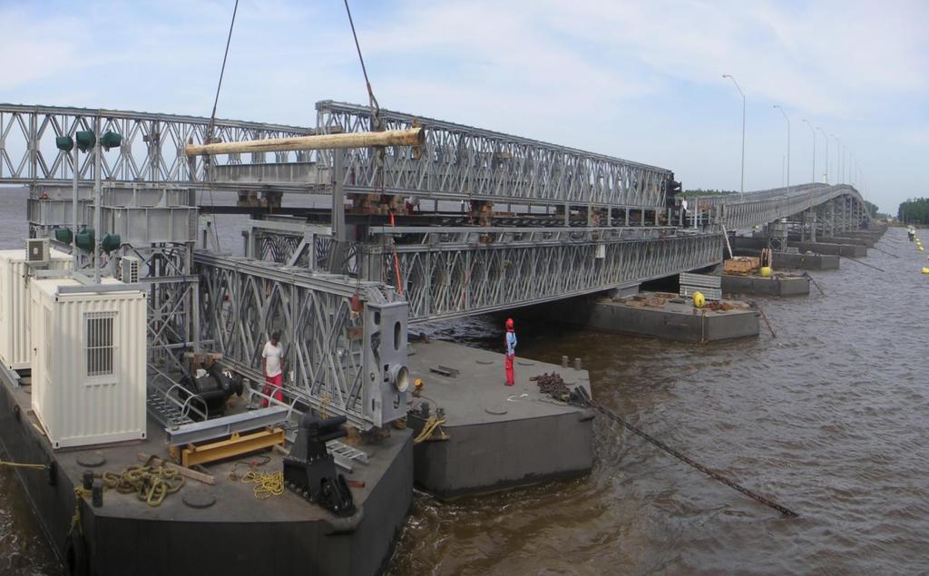 Híd a Berbice folyón, Guyana Ügyfél: Megoldás: B.V.