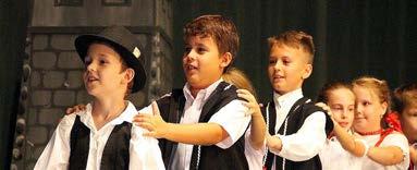 A csoportot Emília Zbyňovská vezeti. Devínček Gyermeknéptánccsoport - Érsekújvár A Devín utcai Alapiskola mellett működő Devínček Gyermek Folklórcsoport 2008 óta működik városunkban.