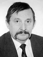 1963-ban a budapesti Szabó József Geológiai Technikumban geológustechnikusi, 1969-ben a moszkvai Gubkin Egyetem olajmérnöki szakán bányamérnöki képesítést szerzett.