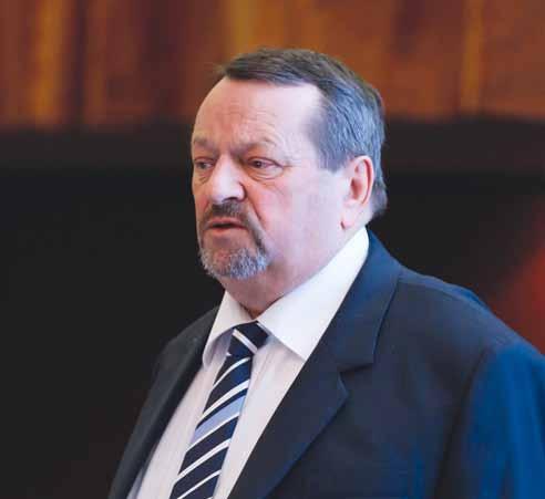 70 71 Belterületi utak javítása hidegaszfalt bevonatokkal Tabáni Tibor Ügyvezető ÚTGÉP Szerviz Kft Az utóbbi 30 évben egyre gyakrabban alkalmazzák a hidegen felhordott vékony aszfaltréteget, amelyek