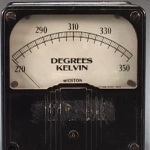 Különböző hőmérsékleti skálák. Kelvin skálájú hőmérő.
