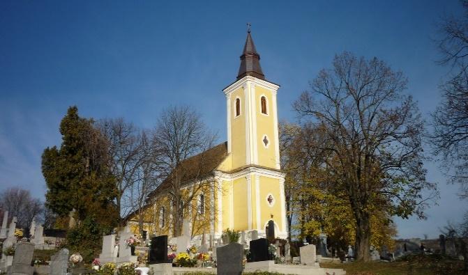 11 Római katolikus templom A templom Mőcsényen, a Béke utcában található, ez az egyik legszebb fekvésű templom a Szekszárdidombságban.