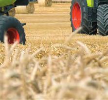FOLYAMATOS FORGATÁS A tizennégy penge garantálja a tökéletes minőségű takarmányt.