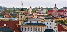 Látnivalói gyalogosan is könnyen elérhetők, keskeny, kanyargós, macskaköves utcáin sétálva egy kicsit visszarepülünk az időben. Helyi vezetővel ismerkedés: Lovagvár, Dóm, Szt.