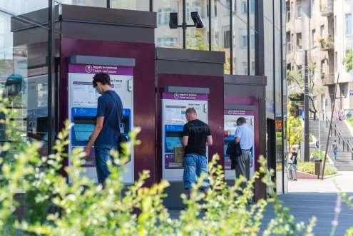 Zsigmond körtér, Ferenciek tere, Kőbánya-Kispest, Déli pályaudvar, Széll Kálmán tér, Népliget) nyílt új típusú ügyfélközpont. Ezen túlmenően 2016-2017.