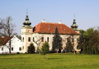 AZ ELLENŐRZÉS TERÜLETE Pilisi Gyermekotthon, Óvoda, Általános Iskola, Speciális Szakiskola, Készségfejlesztő Speciális Szakiskola Az Intézmény 1 Pest megyében található székhelye Pilisen van.