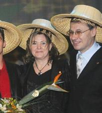 ne na Foreverovoj pozornici pozdravljamo one koji s najvećim uspjehom i s najvećim rezultatima grade svoje mreže, a oni su godišnji osvajači neizmjerno smo ponosni na njih jer iza ovoga naslova krije