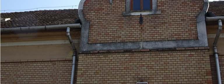 oromzati deszkát, tetőfedést, téglakötést jelentenek.