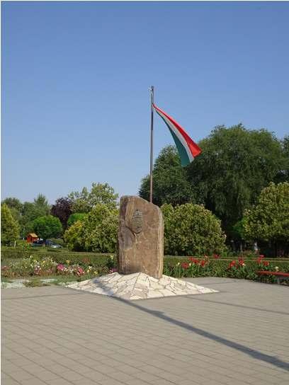 A közterületek tervezésekor is alkalmazkodjunk a meglévő adottságokhoz, jellemző homlokzatmagassághoz, tetőformához.