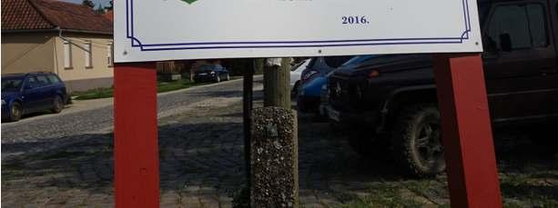 ÉPÍTMÉNYFAJTÁK Kunhegyesen a sajátos építményfajtákhoz soroljuk a reklámhordozókat, a