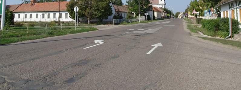 A legközelebbi városok Kisújszállás, 17, míg Fegyvernek 18 km-nyi utazással érhető el, a legközelebbi községek Tiszagyenda és Tomajmonostora, 10 km-re található, de Szolnok (48 km) Karcag (31km),