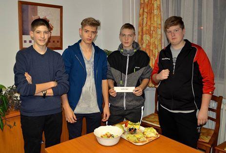 mint egy traktorról?) hét induló közül a 2. helyet szerezte meg!