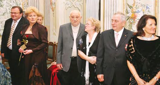 Sidomos tani, në këtë botë të goditur nga kriza ekonomike, është shumë e rëndësishme që njerëzit