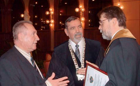 egye te mi do cens és Ba gi Il di kó, a Fő vá ro si Fő ügyész ség ügyé sze, a Győ rött vég zett el ső év fo lyam tag ja, az ala pí tó Hall ga tói Ön kor mány zat el nö ke.