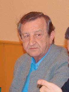 Az egy év fo lyam nyi hall ga tói lét szám, és a még kis lét szá mú ok ta tói kar in teg rált, több tan tárgycso por tot át fo gó tan szé ki struk tú rát in do kolt.