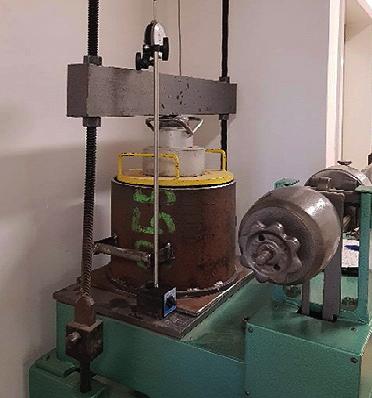 Üveghab granulátum (150-175 kg/m 3 ) anyag rugalmassági modulusának vizsgálata.