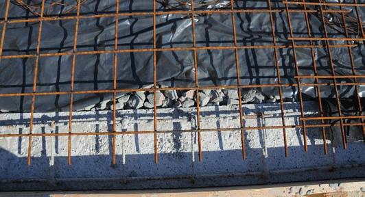 ELVÁLASZTÓ RÉTEG LETERÍTÉSE ÉS BETONOZÁS A tömörített Energocell üveghab granulátum réteg