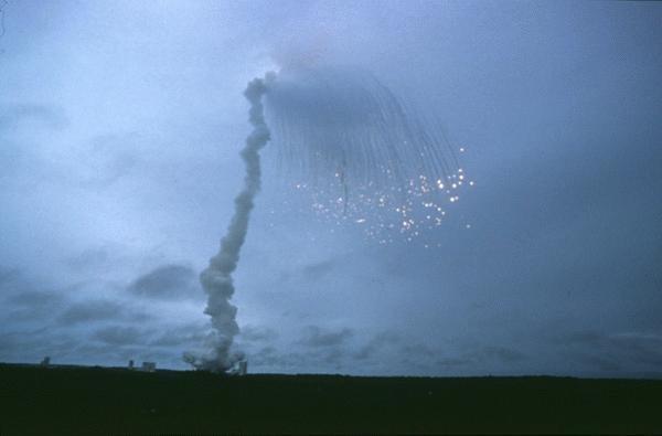 Bevezetés: elkerülhető hibák ESA Ariane 5 (1996):