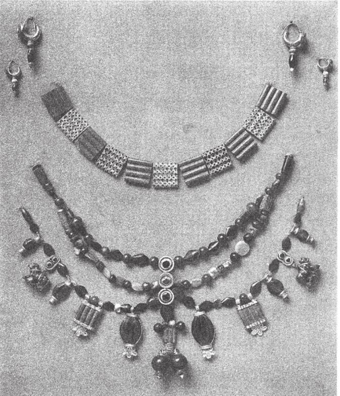 8. A kezelések 199 ezüst, réz) készültek, melyek meghatározott sorrendben kerültek egymás mellé.