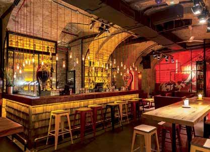 VILÁGKÖRÜLI ÚTON A BELVÁROSI LEGENDA URBAN LEGEND S WORLDWIDE ADVENTURE SPÍLER SHANGHAI Spíler Shanghai: bisztró, bár, klub és privát bulikra is alkalmas