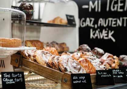 Az egészséges életmódra fókuszáló és a vegetáriánus vendégek frissen préselt zöldség- és gyümölcsleveket fogyaszthatnak a húsmentes szendvicsek vagy a bircher müzli mellé.