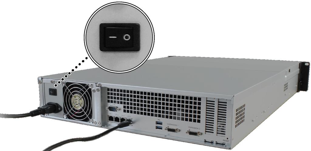 LAN-porthoz, a kábel másik végét pedig egy switchhez,