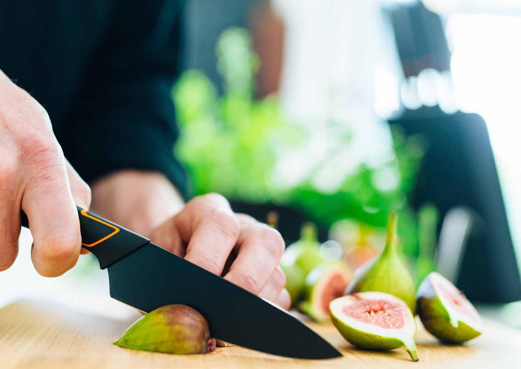 Edge kések A Fiskars Edge késeket modern kivitelük és innovatív tulajdonságaik teszik könnyen használható, impozáns konyhai eszközökké.