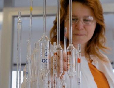 Az OKS mérnökei és vegyészei által kifejlesztett termékeket szigorú minőségi kívánalmak mellett Maisachban, München mellett, vállalatunk székhelyén gyártjuk.
