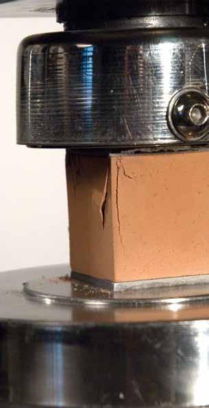 Fugabella Eco Környezetkímélő technológia Mechanikai ellenállás ISO 13007-3 szabvány Az ISO 13007-3 a kerámia burkolólapok és terméskövek burkolásakor alkalmazott fugázók jellemzői meghatározásának