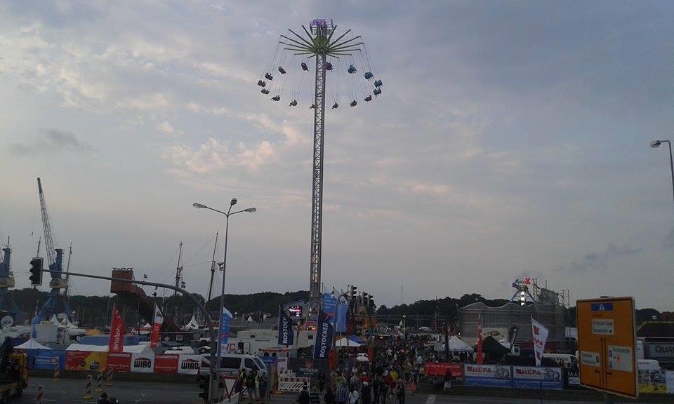 14. Nap Ma szabad program volt. Bementünk Rostockba, találkoztunk a lányokkal, beszélgettünk, vásárolgattunk, szórakoztunk.
