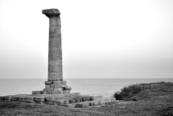 Művészet, hatalom, illúzió 3. kép. Hannibal feliratának helyszíne: Héra Lakinia templomának romja Krotónban (forrás: http://inapulia.blogspot.hu/2016/08/journey-to-calabria.