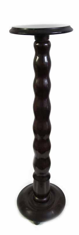 Tetején kerek tartóval. Magasság: 87 cm 222.