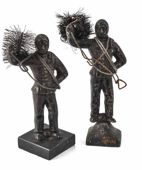 237. tétel KÉMÉNYSPERŐ FIGURA 3 db 1. Papírmasé baba, selyem öltözetben XIX.