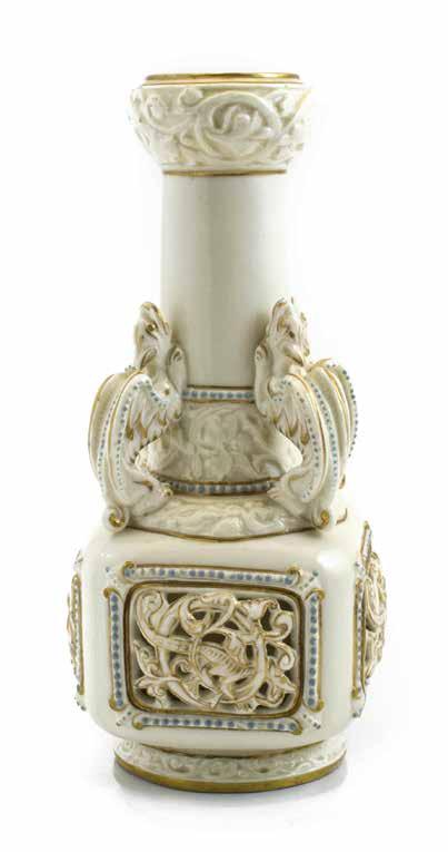 tétel ZSOLNAY VÁZA Old Ivory pajzsokkal plasztikus sárkányrészes nyakdísszel, arany cloisonné, matt türkiz