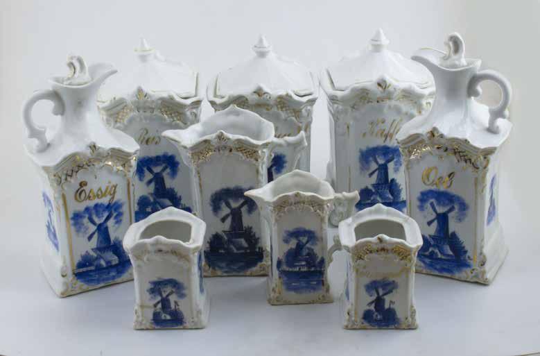 303. tétel FŰSZERTARTÓ KÉSZLET Kilenc darabos. Porcelán, kézzel festett kék szélmalom mintával.