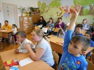 Sok játékos feladatot oldtak meg a 4. osztályosok segítségével. Óvodai hírek 2017. március 3.