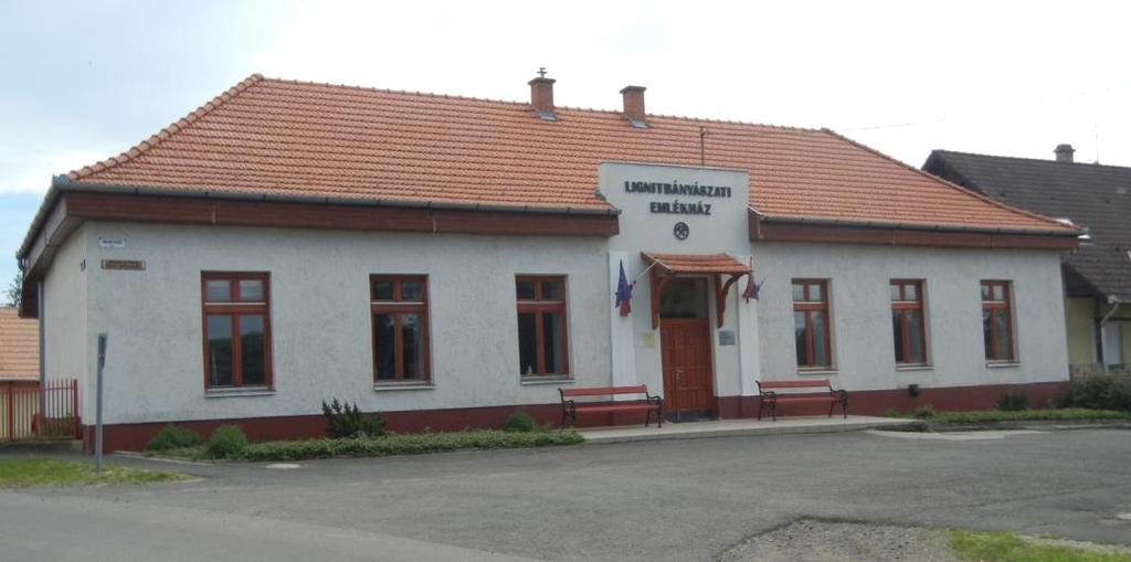 3 A tarcódi és nagyvölgyi pincesoron több mint kétszáz kőbe vájt pince jelképezi a Mátraaljai