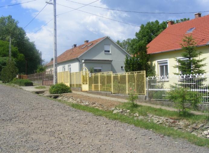 BÁNYÁSZLAKÁSOK TERÜLETE 4 A lignitbányászat megindulásával Rózsaszentmárton élete, lakosságának összetétele jelentős átalakuláson ment keresztül.