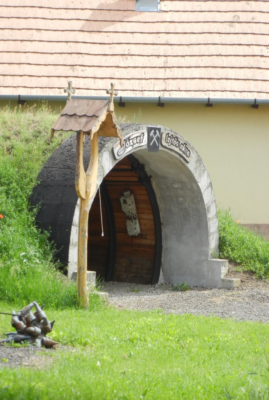 2 A bányában dolgozóknak már más igényeik, más életkörülményeik voltak, mint az addig mezőgazdasággal foglalkozó helybélieknek.