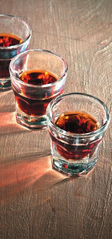 Italok Jägermeister alk.: 35% V/V 1 l/db Olympos citrom vagy lime ízesítő 50% 1 l/db 6 db 10%!