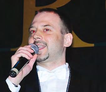 Naravno, popularnost našega generalnog direktora bila je fantastična, neprekidno je bio okružen stotinama fotografa amatera koji su htjeli