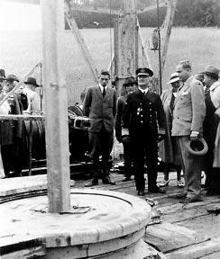 szerkezet tengelyén telepíttetett meg Kerettye határában, a kápolnától D DNy-ra mintegy 500 m távolságban, ahol a fúrást 1938.