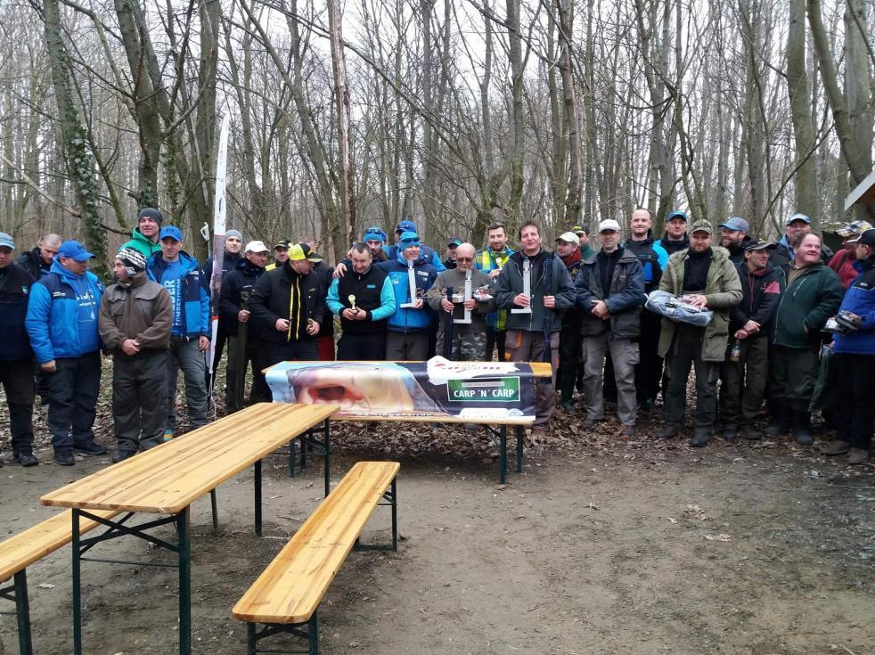 Újabb egy óra szenvedés következett, szinte hal nélkül. A szektor közepe fele indult meg a hal, szépen ütemesen ott is elkezdődött a halfogás.
