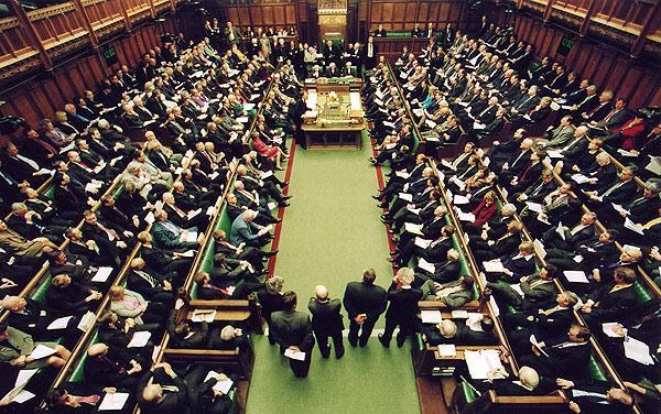 A brit alsóház képviselői: kormány-ellenzék bal-és jobboldalon 2.