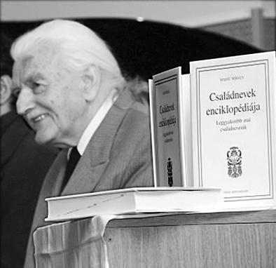 Folytatás a 4. oldalról Január 7-én, hosszú betegség után, elhunyt Hajdú Mihály, egyetemi tanár, az ELTE professzor emeritusa, a nyelvtudomány doktora, Orosháza díszpolgára. 81 éves volt.