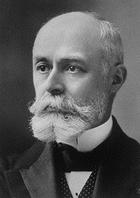 Történeti áttekintés Antoine Henri Becquerel az uránszurokérc fluoreszcencia jelenségét vizsgálva fedezte fel a természetes radioaktivitás jelenségét 1896-ban.